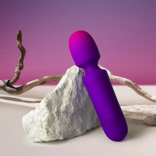 Rocks Off - Glo-Girl Wand Purple. Mini wand o potężnych wibracjach, doskonały do wspólnego użytku.