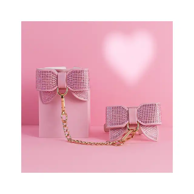 Ouch! - Paris Collection Leg Cuffs. Eleganckie mankiety w paryskim stylu dla intensywnych doznań