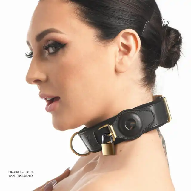 Master Series - Tracking Collar Black. Czarna obroża śledząca dla uległego z miejscem na AirTag – styl i pełna kontrola
