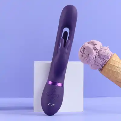 Vive - Mika Triple Motor Vibrating Rabbit with Innovative G-Spot Flapping Stimulator Purple. Wibrator z króliczkiem, niezwykła stymulacja dzięki trzepoczącemu językowi