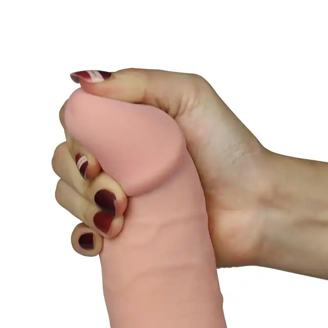 Lovetoy - The Ultra Soft Dude 8.8 Inch Vibrating. Realistyczne dildo, które łączy ultra miękką skórę i funkcję wibracji 