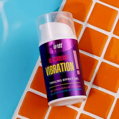 Intt – Vibration.  Żel stymulujący o smaku jeżyny pulsujące doznania, które rozpalą Twoje zmysły.