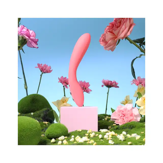 Je Joue - ILY The Wand Pink. Kompaktowy wibrator z mocnymi wibracjami genialnie stymulującymi punkt G