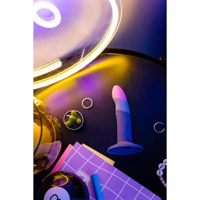 Romp - Piccolo. Dildo o zakrzywionym trzonie do masażu punktów P i G, idealne jako dildo lub strapon
