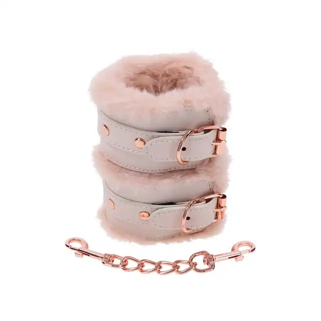 Sportsheets - Peaches'n Creme Fur Handcuffs. Delikatne kajdanki z brzoskiwniowym futerkiem dla wyjątkowych chwil