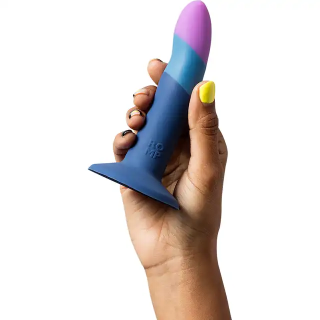 Romp - Piccolo. Dildo o zakrzywionym trzonie do masażu punktów P i G, idealne jako dildo lub strapon