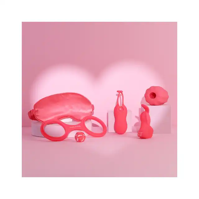 FeelzToys - You &amp; Me. Zestaw gadżetów erotycznych dla odważnych par chcących rozkręcić łóżkową atmosferę