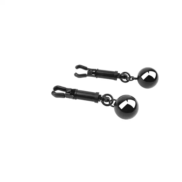 Chisa - Playful Weighted Nipple Clamps.  Eleganckie i wyrafinowane klamerki na sutki, które oferują mocne doznania bez potrzeby przekłuwania skóry. 