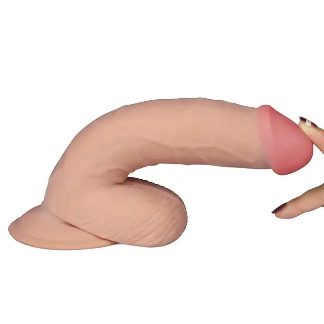 Lovetoy - The Ultra Soft Dude 8.8 Inch Vibrating. Realistyczne dildo, które łączy ultra miękką skórę i funkcję wibracji 