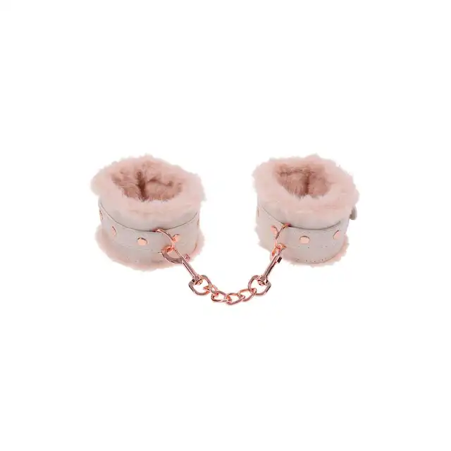 Sportsheets - Peaches'n Creme Fur Handcuffs. Delikatne kajdanki z brzoskiwniowym futerkiem dla wyjątkowych chwil