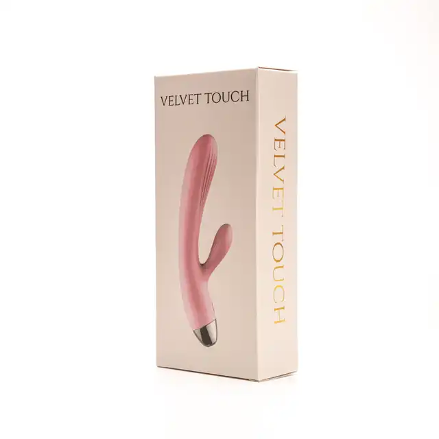 Velvet Touch – Silikonowy Wibrator Króliczek. Wibrator który łączy subtelny design z potężnymi możliwościami stymulacji, funkcję podgrzewania i 10 trybów wibracji