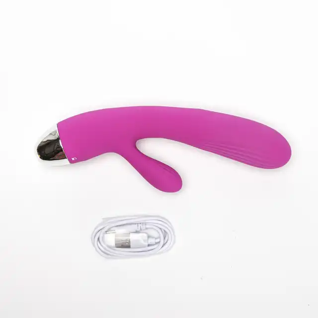 Velvet Touch – Wibrator Silikonowy Typ Króliczek Ładowany USB Fioletowy. Elegancki wibrator z funkcją magnetycznego uderzenia i podwójną stymulacją dla intensywnych doznań
