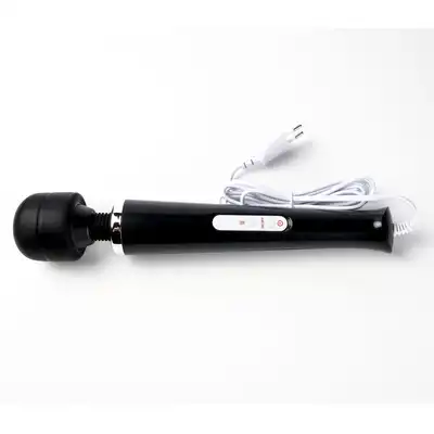 Simple Pleasure – Magiczna Różdżka. Przewodowy masażer Wand z 10 trybami wibracji i elastyczną głowicą 360° dla intensywnej stymulacji.