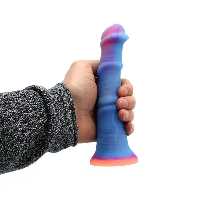 Kiotos Monstar - Dildo Beast 89 Glow in de Dark. Zachwycające, świecące w ciemności dildo z unikalnym designem.