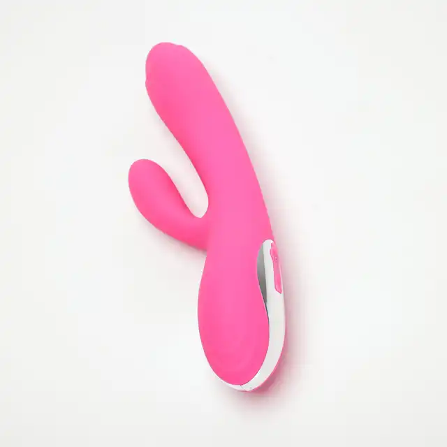 Velvet Touch – Wibrator Silikonowy Typ Króliczek Ładowany USB Różowy. Stylowy i delikatny wibrator o 10 trybach wibracji dla maksymalnej przyjemności