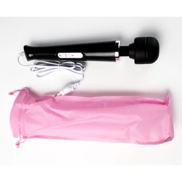 Simple Pleasure – Magiczna Różdżka. Przewodowy masażer Wand z 10 trybami wibracji i elastyczną głowicą 360° dla intensywnej stymulacji.