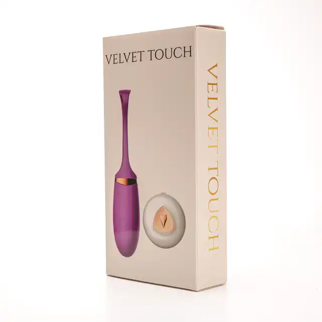 Velvet Touch – Jajeczko Wibrujące Sterowane Zdalnie. Fioletowe jajeczko z funkcją sterowania głosem i ładowaniem USB, stworzony dla maksymalnej przyjemności.