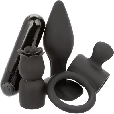 CalExotics – Pleasure Kits Allure Collection. Luksusowy zestaw wibrujący dla par z 10 funkcjami, wieloma końcówkami i wodoodpornością IPX7