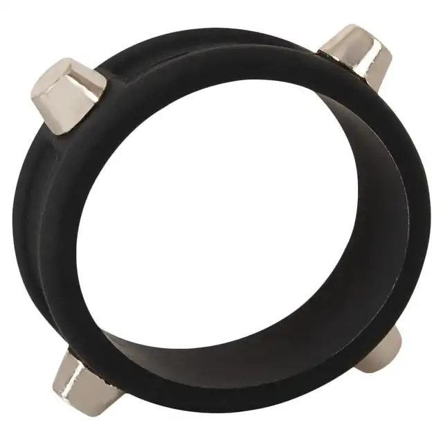 Rebel - Cock Ring with Studs - Silikonowy Pierścień na Penisa z Metalowymi Ćwiekami - Mocny wygląd, jeszcze mocniejszy efekt.