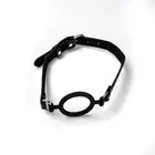Simple Pleasure – Knebel silikonowy do ust otwarty czarny. Otwarty knebel idealny dla miłośników BDSM