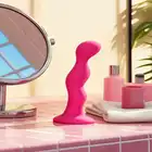 Girls Toys - Dildo analne Maspalomas. Pink Wave Anal Dildo – Silikonowy korek analny z przyssawką. Falisty profil, smukła forma i stabilna podstawa w intensywnie różowym wydaniu.