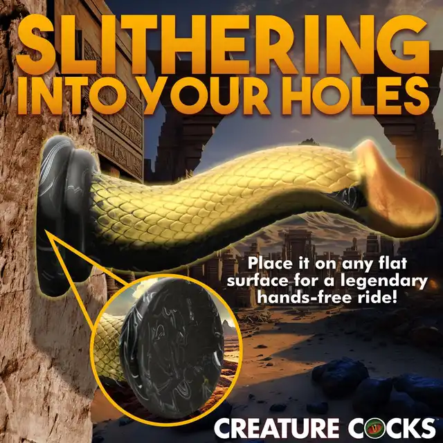 Creature Cocks – Golden Mamba Dildo. Złoto-czarna mamba w kształcie S do stymulacji G-spot i P-spot z przyssawką i kompatybilnością z uprzężą