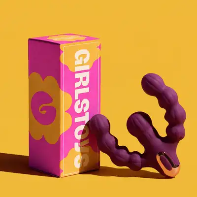 Girls Toys – Biarritz–Pays - Wielofunkcyjny wibrator dla par z ruchem posuwisto-zwrotnym i ze żłobieniami dla dodatkowej stymulacji.