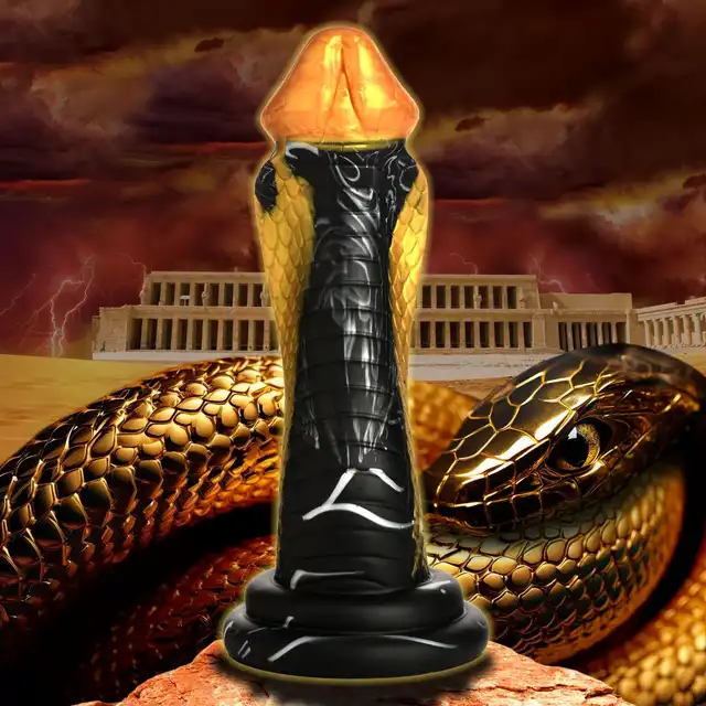 Creature Cocks – Golden Mamba Dildo. Złoto-czarna mamba w kształcie S do stymulacji G-spot i P-spot z przyssawką i kompatybilnością z uprzężą