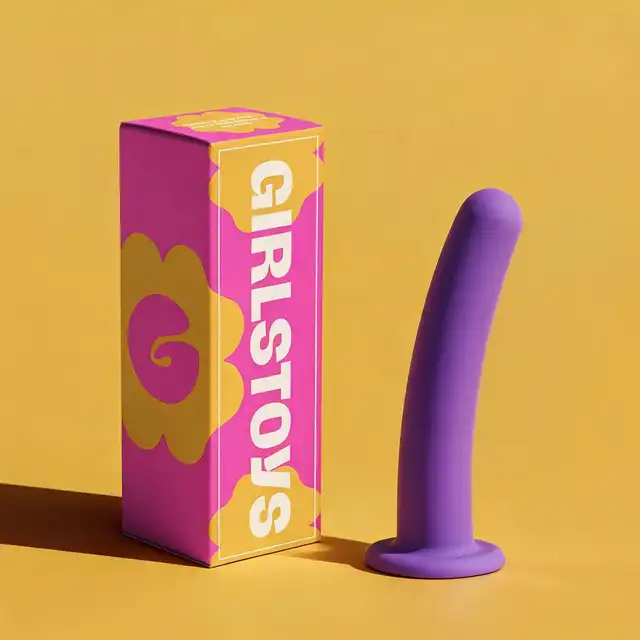 Girls Toys - Dildo Zar.  Purple Curve Anal Dildo – Zakrzywione dildo analne z mocną przyssawką. 17 cm minimalistycznej formy.