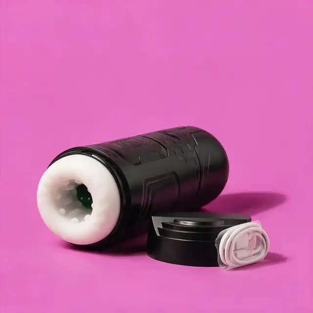 Girls Toys - Gatwick Masturbator - Nowoczesny masturbator LED z ruchem posuwisto - rotacyjnym i mocnymi wibracjami.