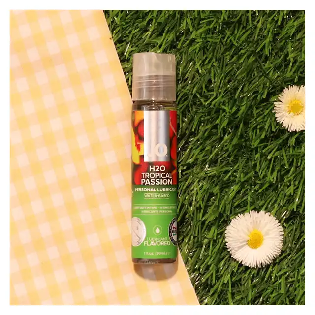 System JO - H2O lubricant Tropical 30 ml. Profesjonalny lubrykant na bazie wody o smaku owoców tropikalnych.