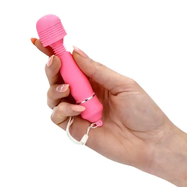 Toyz4Lovers - Candy Pie Plump Vaginal Stimulator Pink - Mini magiczna różdżka w kolorze różowym. Dyskretny, idealny w podróż.