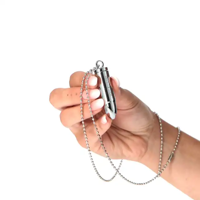 Elys - One Shot Vibrator Bullet - Elegancki naszyjnik incognito z mini wibratorem. Minimalistyczny design, mocne wibracje, dyskrecja na łańcuszku.