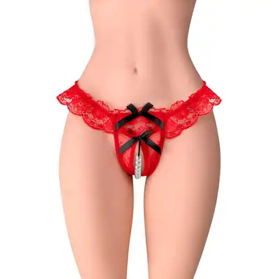 Fashion Secret - Romance Red OS - Piękne koronkowe stringi z otwartym krokiem z ozdobnym sznurem z perełek. Wykończenie z uroczymi kokardkami.