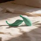 Girls Toys - Stymulator łechtaczki Vik. Clitoral Touch Mint. Silikonowy stymulator łechtaczki z pilotem, ładowany na USB w kolorze miętowym