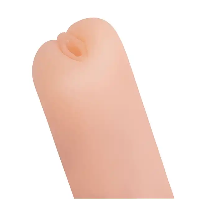 Fluffy Love - Masturbator 032A - kieszonkowy masturbator - cielisty kolor, gładki, ergonomiczny kształt, który naturalnie dopasowuje się do dłoni.