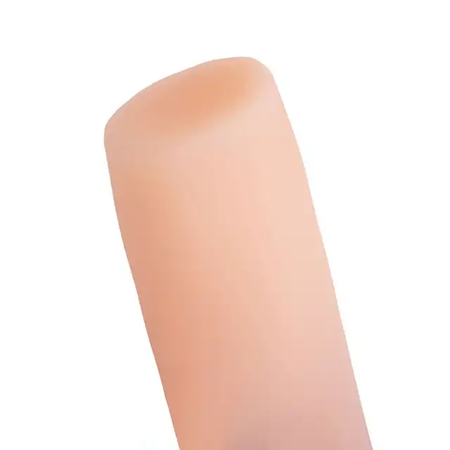 Fluffy Love - Masturbator 032A - kieszonkowy masturbator - cielisty kolor, gładki, ergonomiczny kształt, który naturalnie dopasowuje się do dłoni.