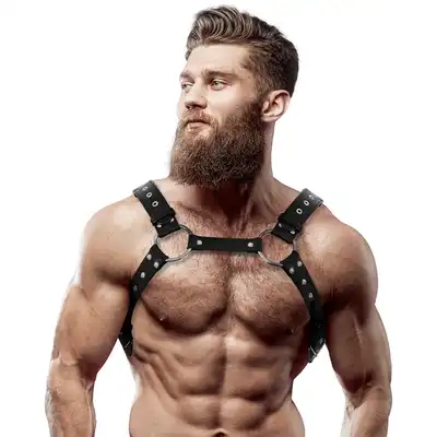 FETISH Submissive Attitude – Harness. Męska uprząż na klatkę piersiową z kółkami i ćwiekami. 