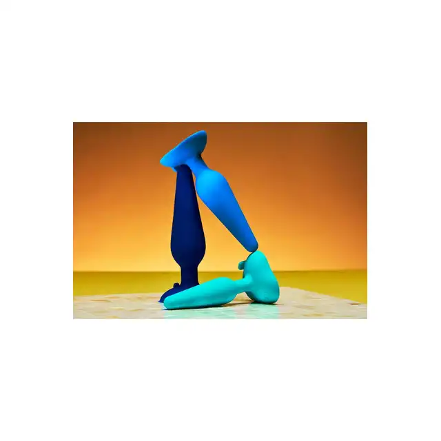 b-Vibe - Anal Training Kit 3pcs - Zestaw treningowych korków analnych o zjawiskowej kolorystyce. 3 rozmiary, mocne przyssawki, 100% silikon!