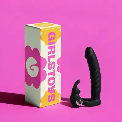 Girls Toys - Woodie Woodie - Wielofunkcyjny ring erekcyjny do podwójnej penetracji ze żłobieniami i wibracjami.