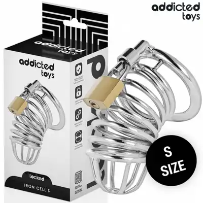 Addicted Toys Locked - Iron Cell Metal Penis Cage S - Metalowa klatka na penisa z kłódką w rozmiarze S. Wytrzymała stalowa konstrukcja zapewniająca pewne dopasowanie i pełną kontrolę.