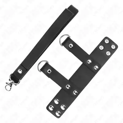 KINK – Skórzany strap na jądra. BDSM uprząż regulowana z dołączoną smyczą. 