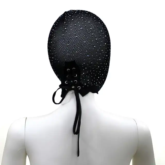 O-Products - Lace Hood Shiny Diamonds - Siateczkowa maska z diamencikami i wiązaniem z tyłu. Idealna do stylizacji fetyszowych i role-play.