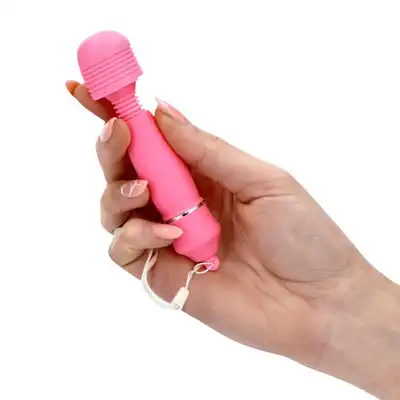 Toyz4Lovers - Candy Pie Plump Vaginal Stimulator Pink - Mini magiczna różdżka w kolorze różowym. Dyskretny, idealny w podróż.