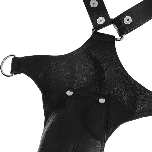 Fetish Submissive Attitude - Męska uprząż V-shape z eko-skóry z metalowymi detalami. 