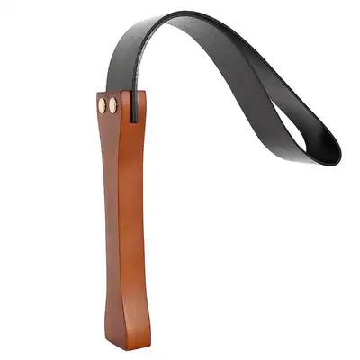 O-Products - Paddle with Wooden Handle - Klasyczna packa z solidną drewnianą rączką. Niezbędny element każdej kolekcji akcesoriów BDSM!