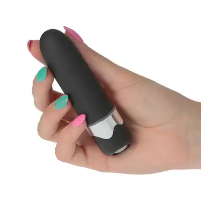 Toyz4Lovers - Shiny Classic Vibrator. Poręczny czarny wibrator do łechtaczki,  na baterie o niesamowitych wibracjach! 11,5 cm długości