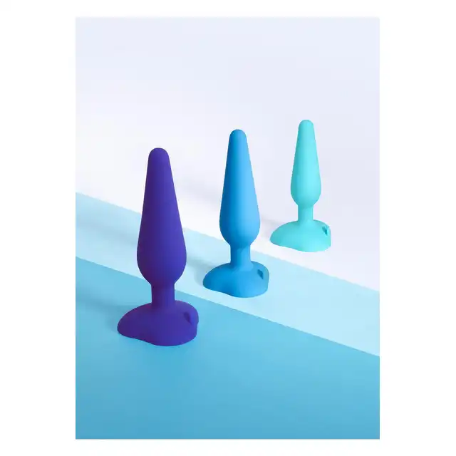 b-Vibe - Anal Training Kit 3pcs - Zestaw treningowych korków analnych o zjawiskowej kolorystyce. 3 rozmiary, mocne przyssawki, 100% silikon!
