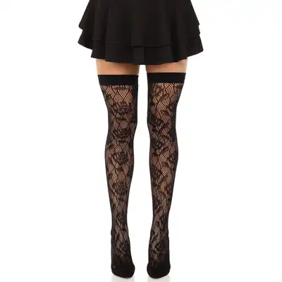 Leg Avenue - Wild Rose Net Thigh Highs - Kuszące samonośne pończochy z motywem róż. Romantyczny kwiatowy wzór i klasyczna kabaretka w wyjątkowo kobiecym wydaniu.