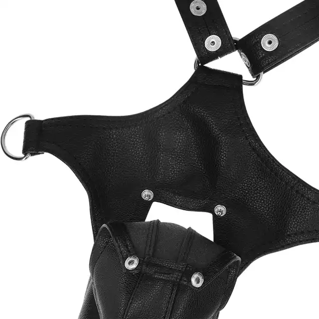Fetish Submissive Attitude - Męska uprząż V-shape z eko-skóry z metalowymi detalami. 